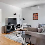 Modern Three Bedroom Brooklyn Condo-Hotel