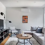 Modern Three Bedroom Brooklyn Condo-hotel Apartment *