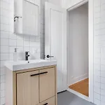 Modern Three Bedroom Brooklyn Condo-hotel