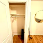 The Waltham Private & Bathroom John F Kennedy Jfk Lga Airport Manhattan Penn Station Bullet-train 15 Min New York