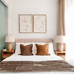 317-2A Sleek Modern 1Br Ues W D