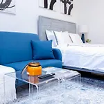 26-4A New Studio Prime 20\'S W D Shared Courtyard