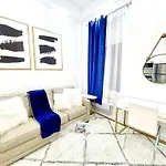 62-2b Renovated 1br In Prime Upper East Side Apartment