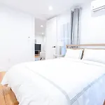 323-1 Specious 2br Williamsburg * New York