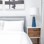 323-1 Specious 2br Williamsburg Apartment New York