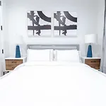 323-1 Specious 2br Williamsburg Apartment
