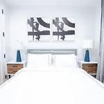 323-1 Specious 2br Williamsburg Apartment New York