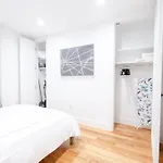 323-1 Specious 2br Williamsburg New York