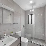 Apartment 75-5c 3br Luxury Duplex Brand New W&d Elevator
