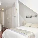 Private Loft In Hells Kitchen Near Times Square