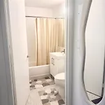 Exquisite Urban Oasis: Luxury 1 Bedroom Retreat In Downtown Manhattan