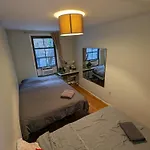 Private In 4 Bedroom Ground Near Subway Homestay