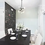 Private In 4 Bedroom Ground Near Subway Homestay New York