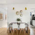 Apartment Bright Designer In Historic Harlem