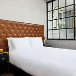 Arlo Williamsburg Hotel
