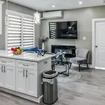 Hugh\'S And Nora\'S Place To Stay