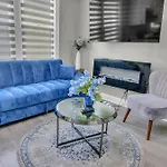 Hugh\'S And Nora\'S Place To Stay