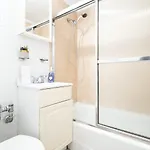 350-ga Spacious Gramercy Sleeps3 Apartment