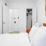 1435-4 I 3 Bedrooms 2bath W D Prime Upper East
