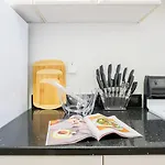 1435-4 I 3 Bedrooms 2bath W D Prime Upper East *