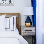 1435-4 I 3 Bedrooms 2bath W D Prime Upper East