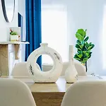 Apartment 1435-4 I 3 Bedrooms 2bath W D Prime Upper East *