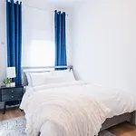 Apartment 1435-4 I 3 Bedrooms 2bath W D Prime Upper East *