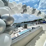 Cozy Condo Ocean 3Xdeck Yacht