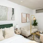 74-1a New In Prime Uws - Gym In Building Apartment New York