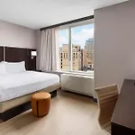 Hotel Hampton Times Square 3*