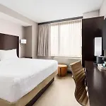 Hampton Times Square Hotel 3*