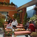 Hotel Giraffe By Library Hotel Collection