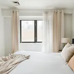 809-3A 1Br Columbus Circle Elevator W D