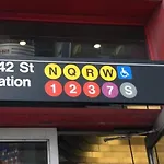 2br Walk To Restaurants & Time Square * New York