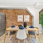 Newly Renovated 2Br W Rare Private Backyard And Bbq