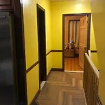 Guest house Private Unit - Shared Public Space