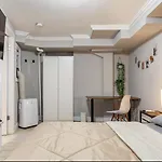 Private Room At A 3 Bedroom Apt At The Heart Of East Village - Shared Apartment