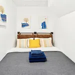 Cozy 2 Bedroom Gem In Lower Manhattan W Big Living Room