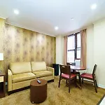 Bright And Comfy 2 Bedroom In East Side