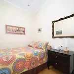 Spacious 1 Bedroom Unit In Prime Location