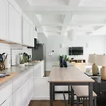 73-519 New Studio Uws Doorman Gym