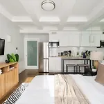 73-519 New Studio Uws Doorman Gym