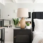 73-519 New Studio Uws Doorman Gym