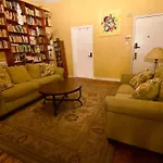 Tuk Ahoy - Sapphire Suite 1B With Shared Spaces