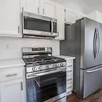 A Very Special Apt - Lots Of Light And Space Please Contact The Landlord To Book A Room