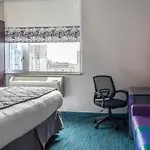 Umbrella Bronx Hotel