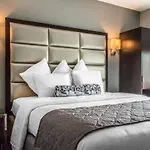Hotel Umbrella Bronx