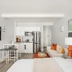 73-819 New Studio Uws Doorman Gym