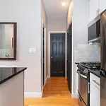 Renovated Lower Eastside 2br Washer Dryer * New York