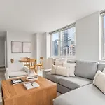 Apartment Elegant 2bed 2bath New York